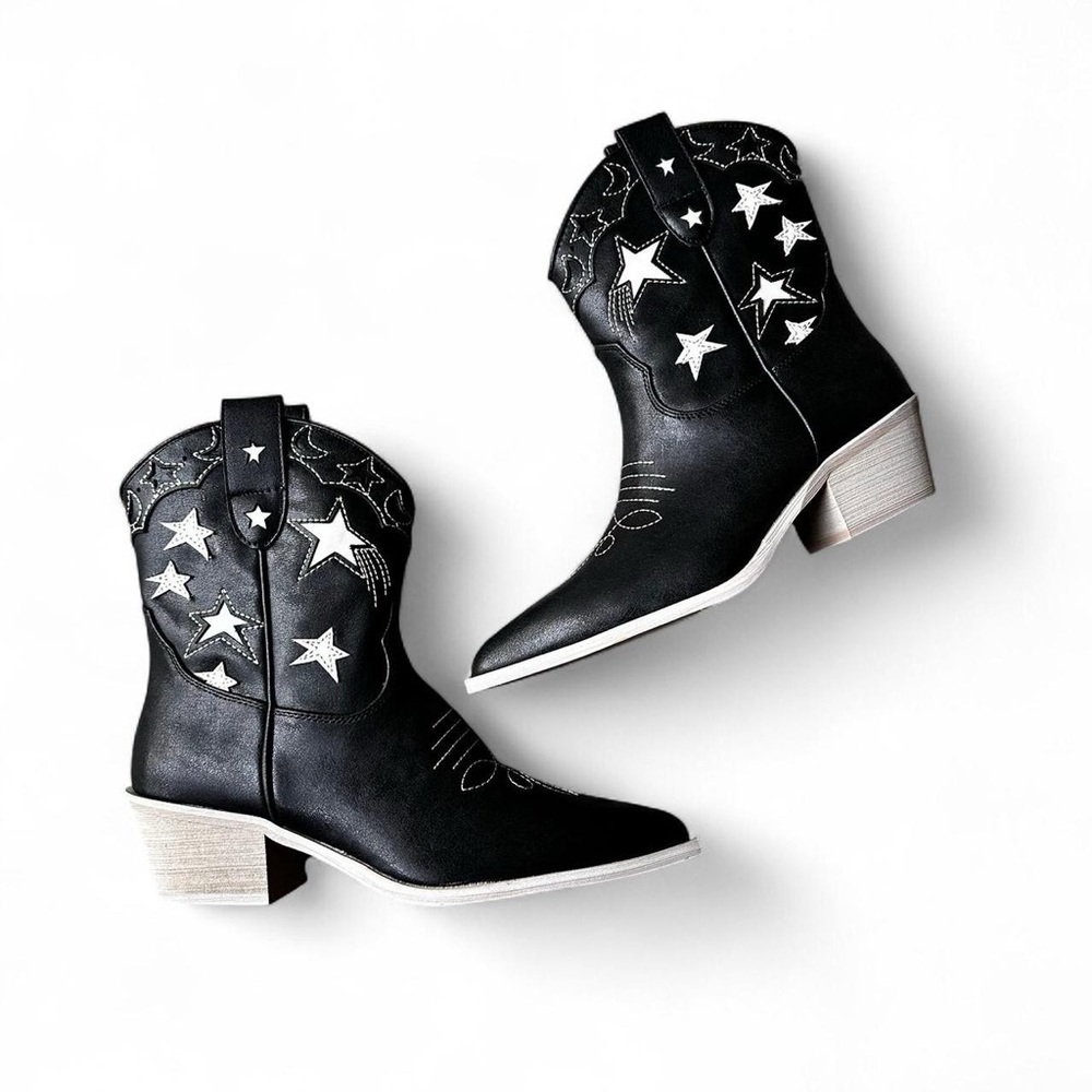 Mi.iM Boutique Valeria Star Embellished Black Western Boots